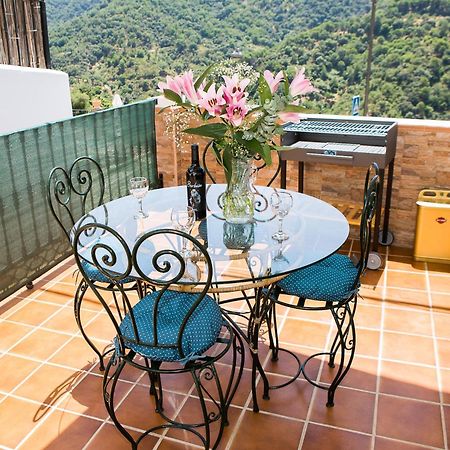 La Marikilla Apartment Jubrique Екстериор снимка